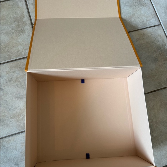 Louis Vuitton Orange Storage Box and Bag - Picture 5 of 10